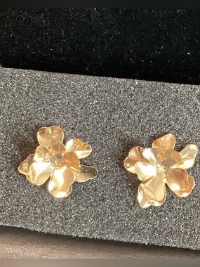 Gold Floral Stud Earrings - Women Jewelry